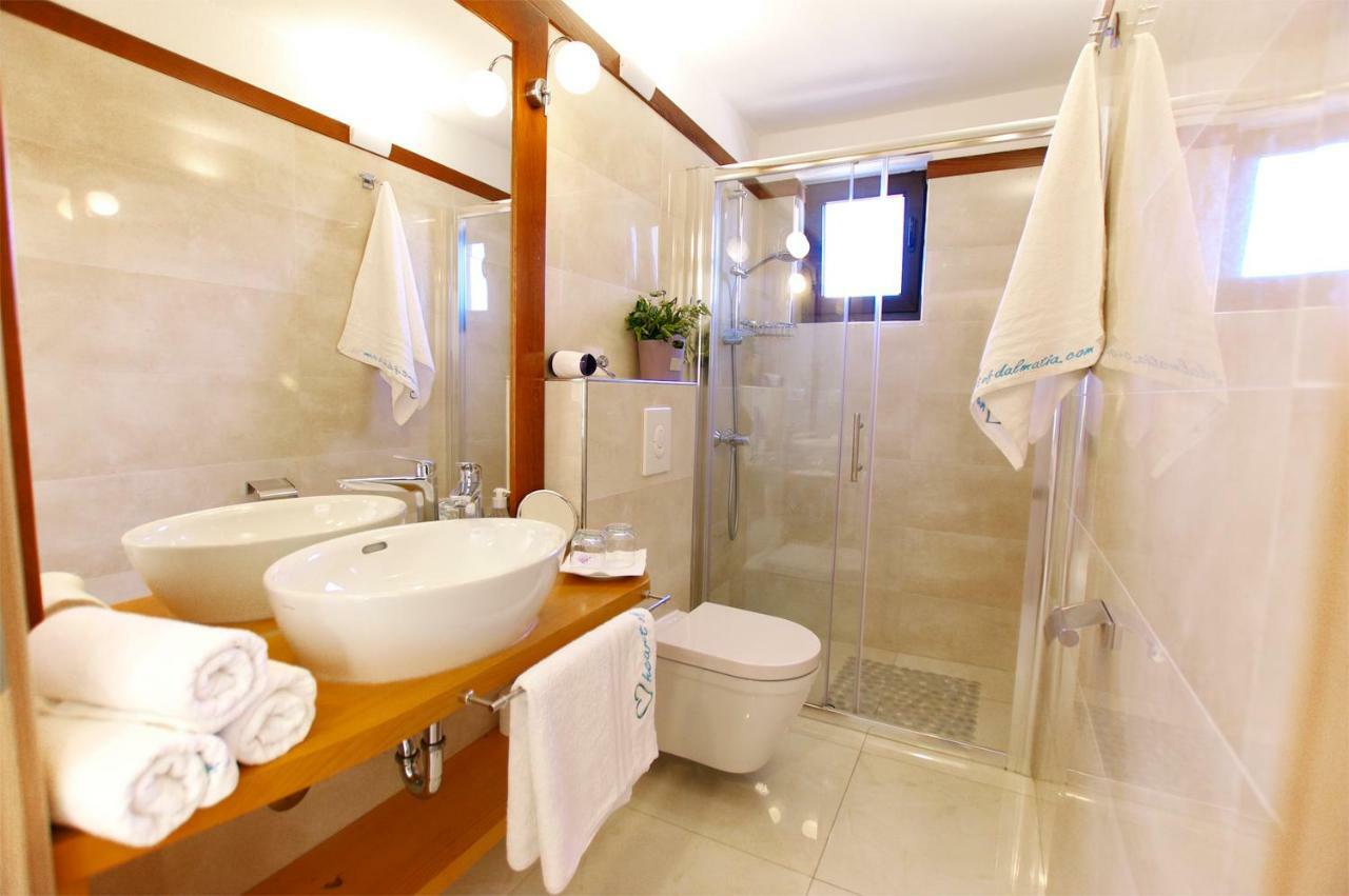 Ferienwohnung Apartman Murter Center 4+1 ID 720 Exterior foto