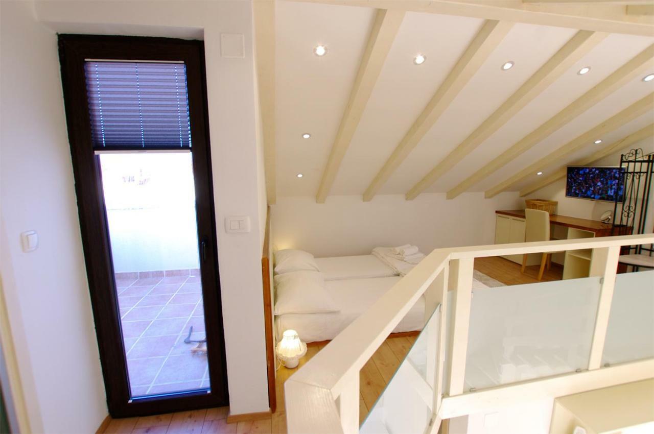 Ferienwohnung Apartman Murter Center 4+1 ID 720 Exterior foto